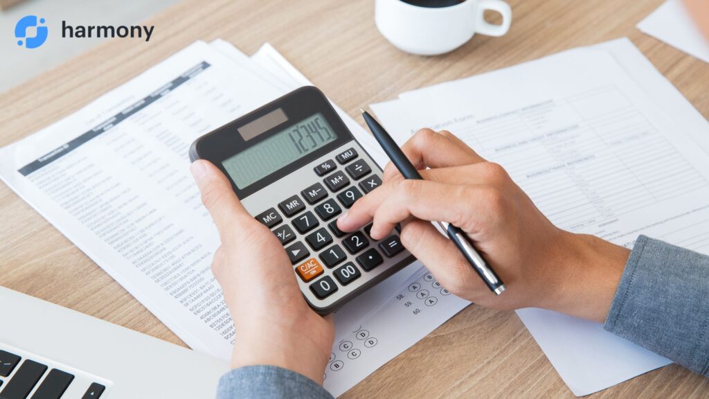 Proses akuntansi meliputi pencatatan, peringkasan, pelaporan, dan analisis data keuangan